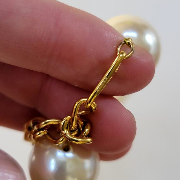 Elegant Large Faux Pearl Necklace with Gold Tone Clasp Classic Vintage Jewelry - Picture 7 of 10